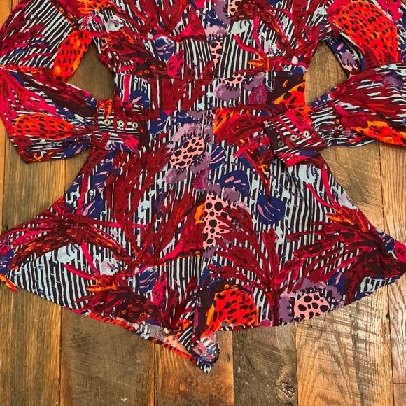 Free People Audrey Long Sleeve V-Neck Romper Red Boho Floral Print Size 2 - Picture 5 of 7